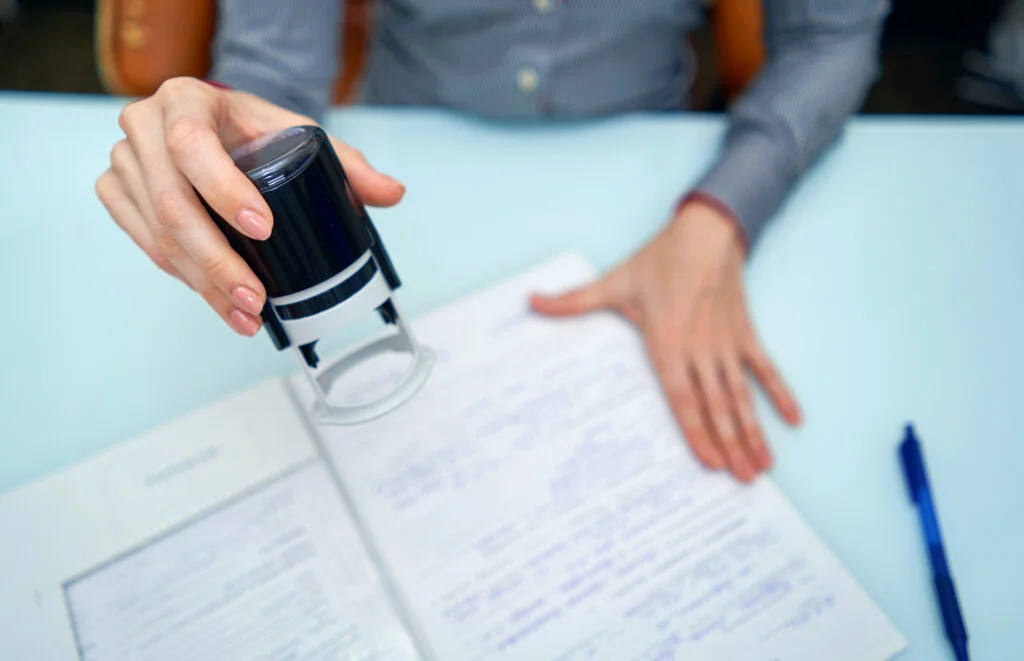 How to Choose a Reliable Notary Public for Your Documents