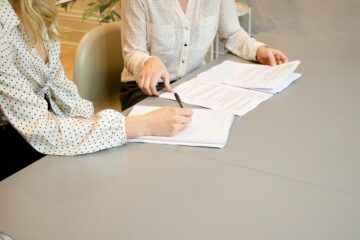 Exploring the Role of a Notary in Real Estate Transactions